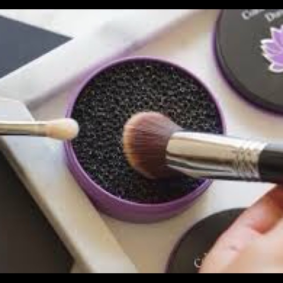 VERA MONA Color Switch Instant Brush Cleaner - Picture 2 of 5